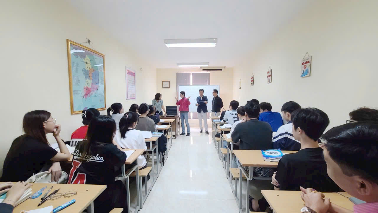 Dịch vụ đầu tư và phát triển thương mại ASEAN